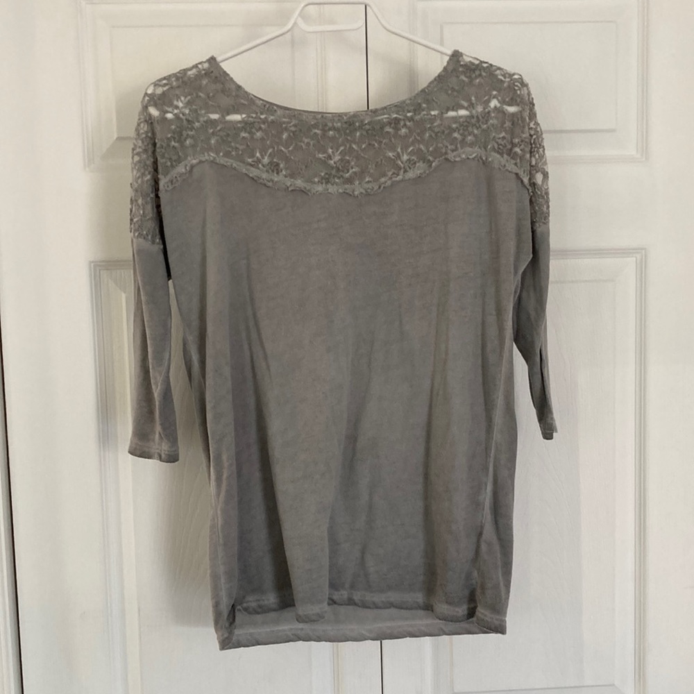 Lace detail grey top